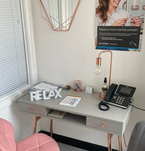 Comfortable and relaxing patient consultation desk